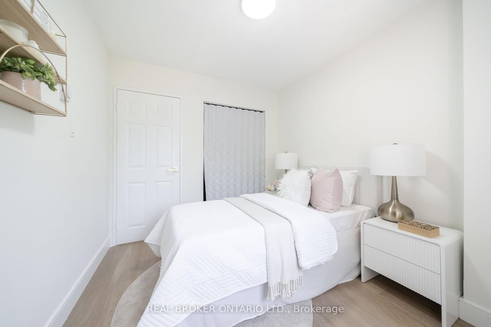 684 Dynes Road, Unit 1 thumbnail 20