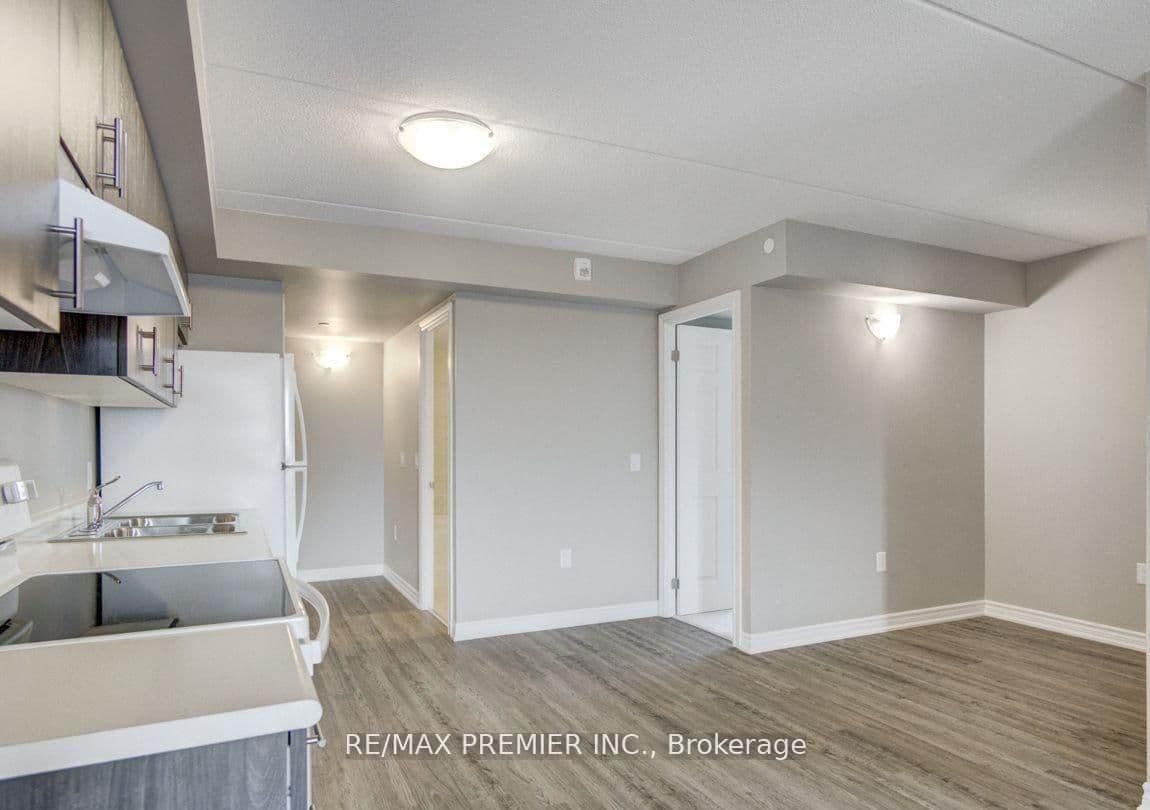 716 Main Street E, Unit 905 thumbnail 4