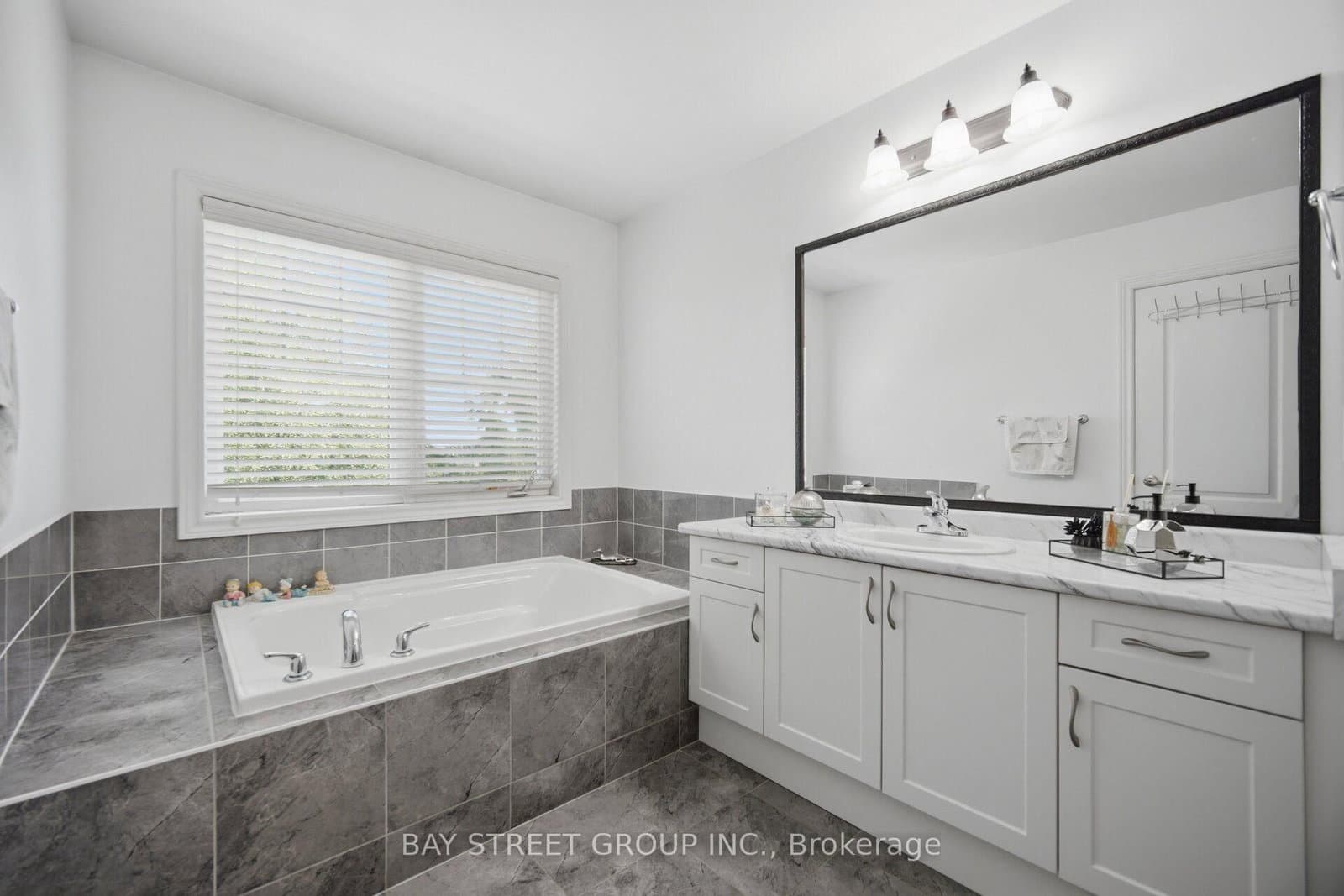 20 Davenfield Circle thumbnail 17