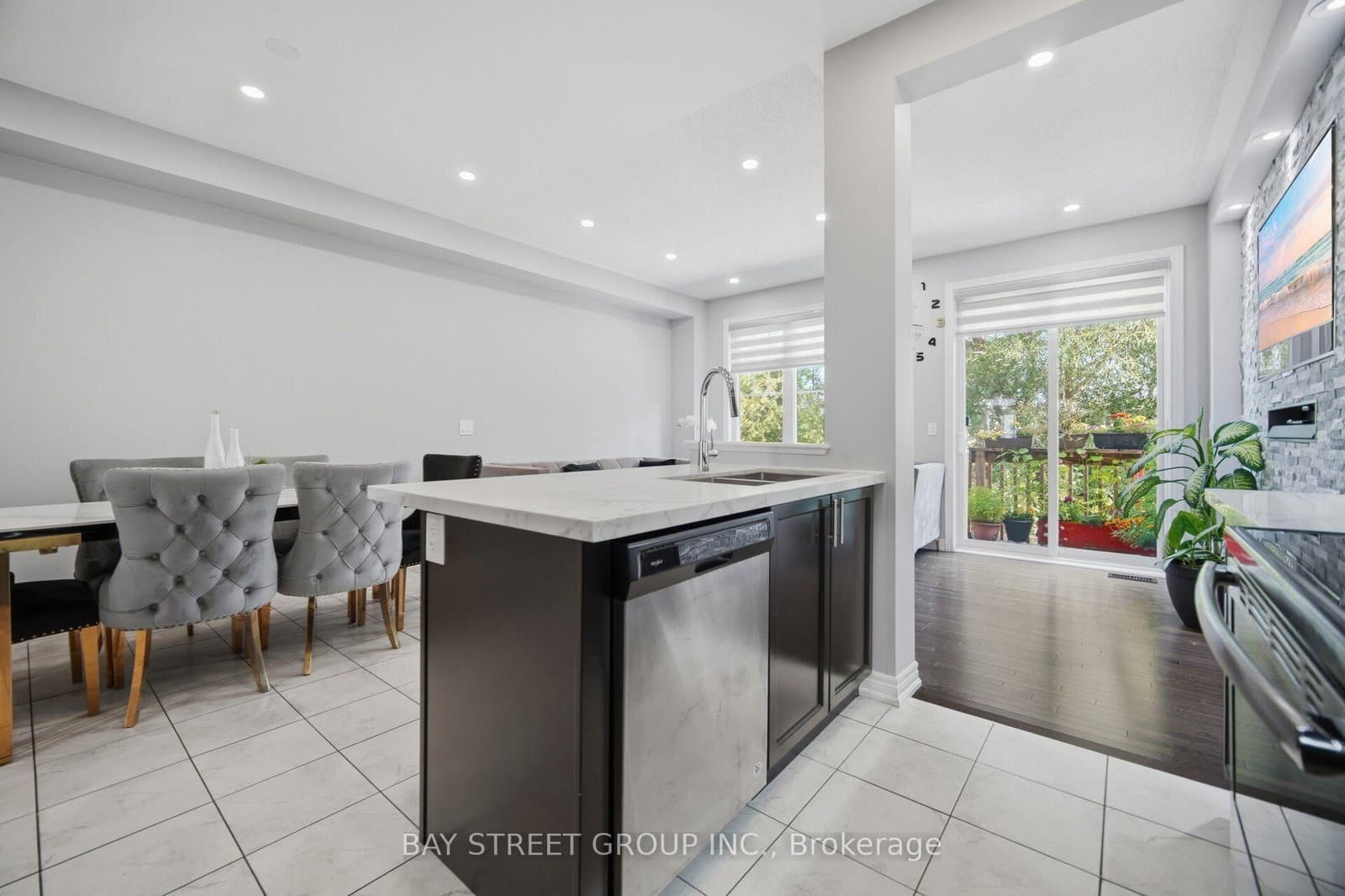 20 Davenfield Circle thumbnail 8