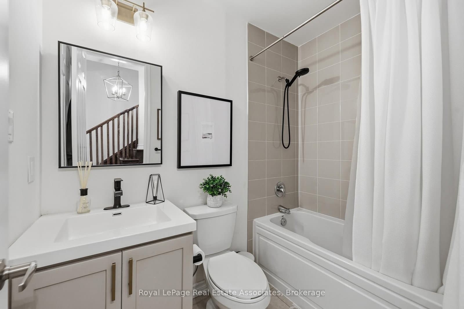 1222 Rose Way, Unit 27 thumbnail 9