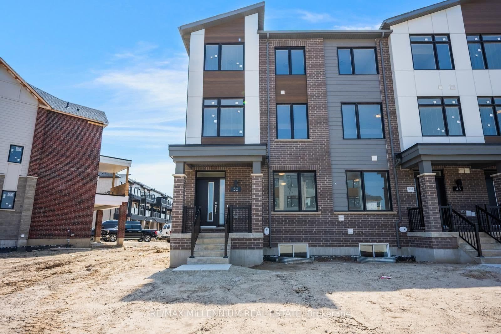 50 Thornbird Crescent, Unit MAIN thumbnail 3