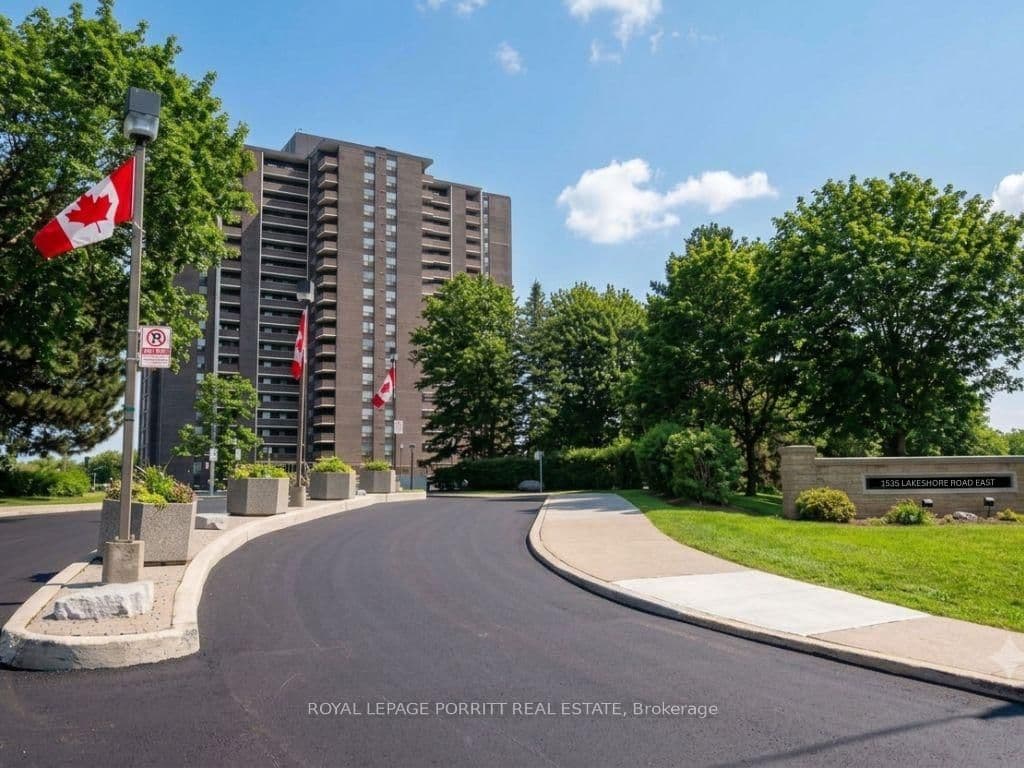 1535 Lakeshore Road E, Unit 1704 - Image 1