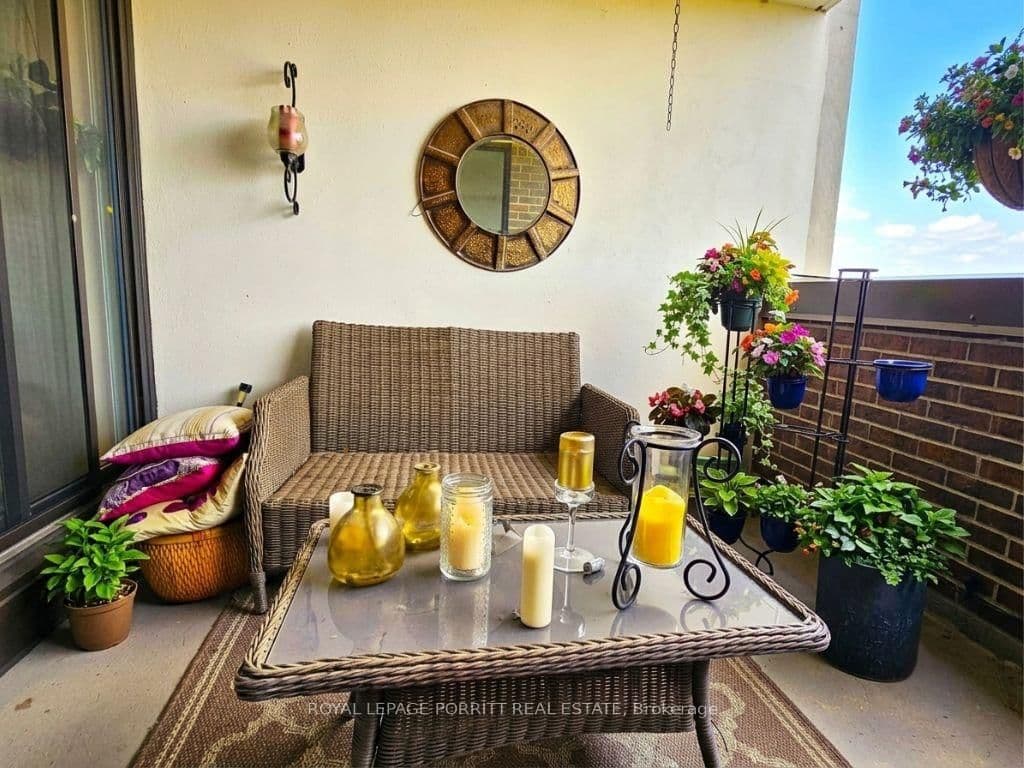 1535 Lakeshore Road E, Unit 1704 thumbnail 25