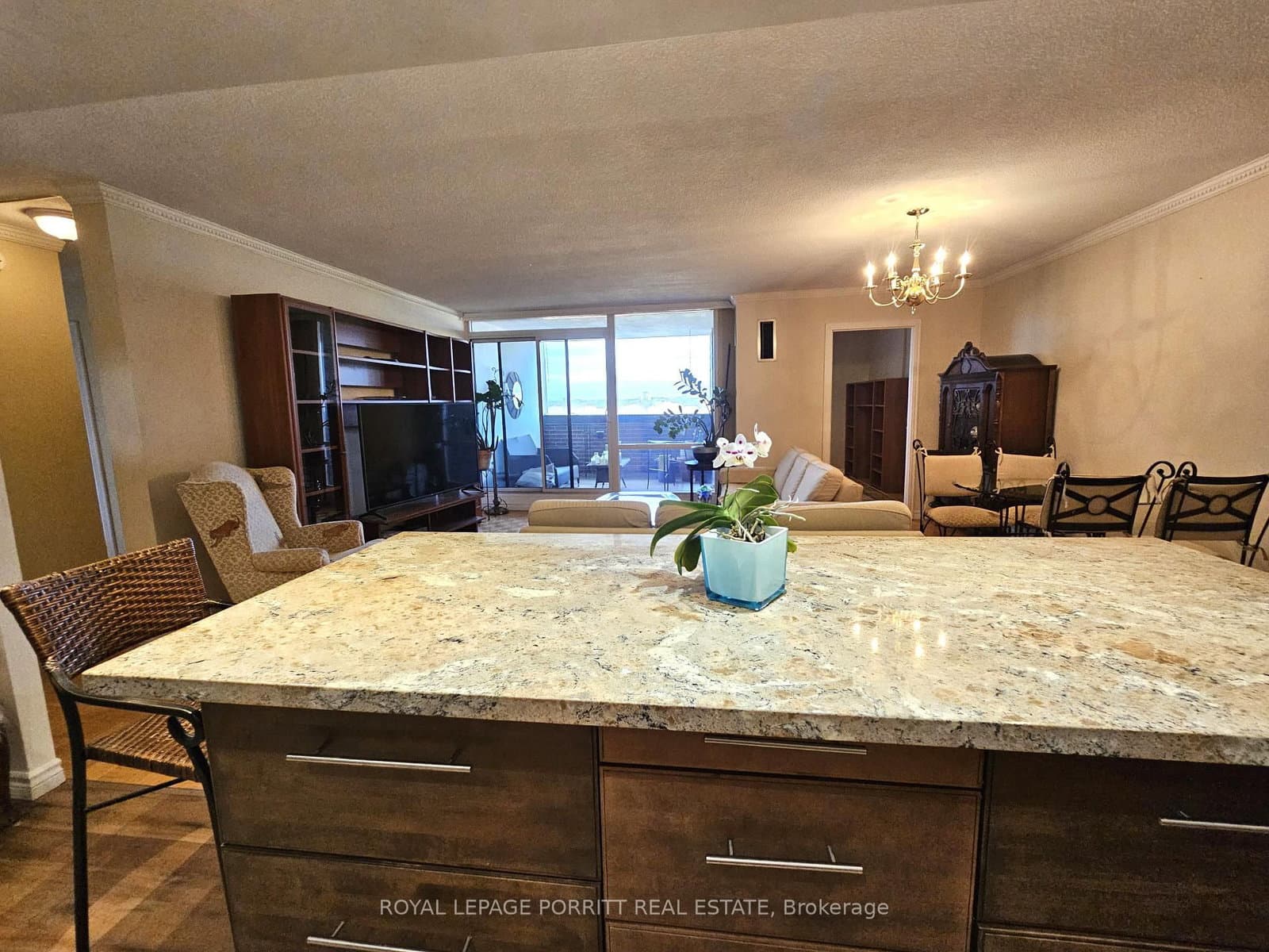 1535 Lakeshore Road E, Unit 1704 thumbnail 6