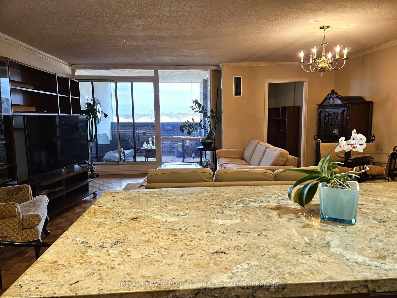 1535 Lakeshore Road E, Unit 1704 thumbnail 7