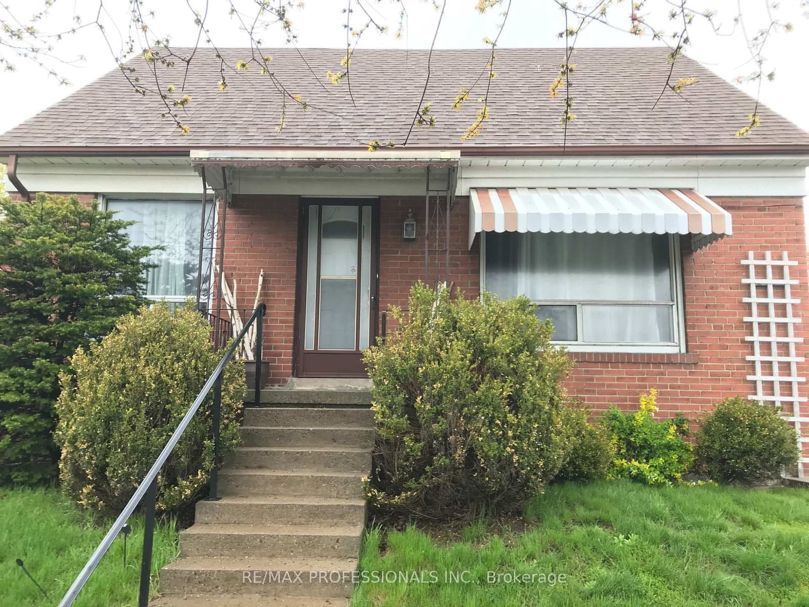 145 Yorkview Drive, Unit Main - Image 1