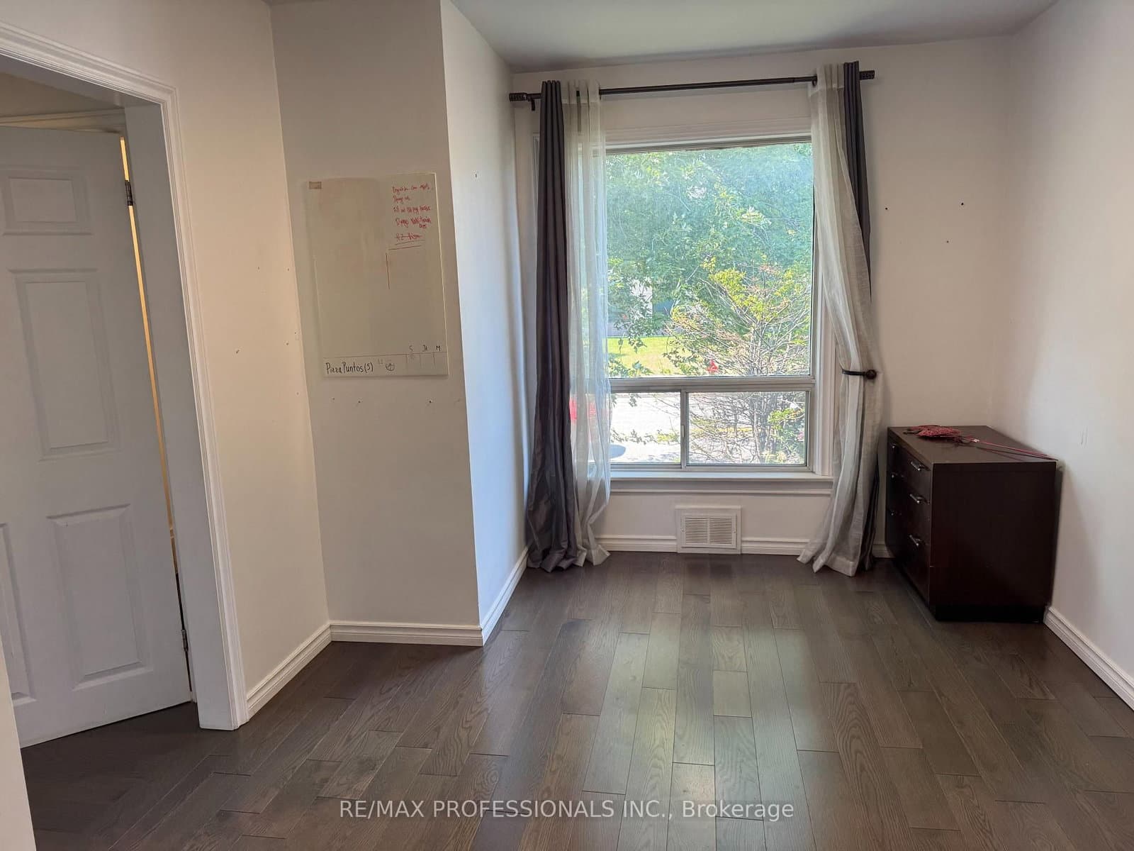 145 Yorkview Drive, Unit Main thumbnail 4