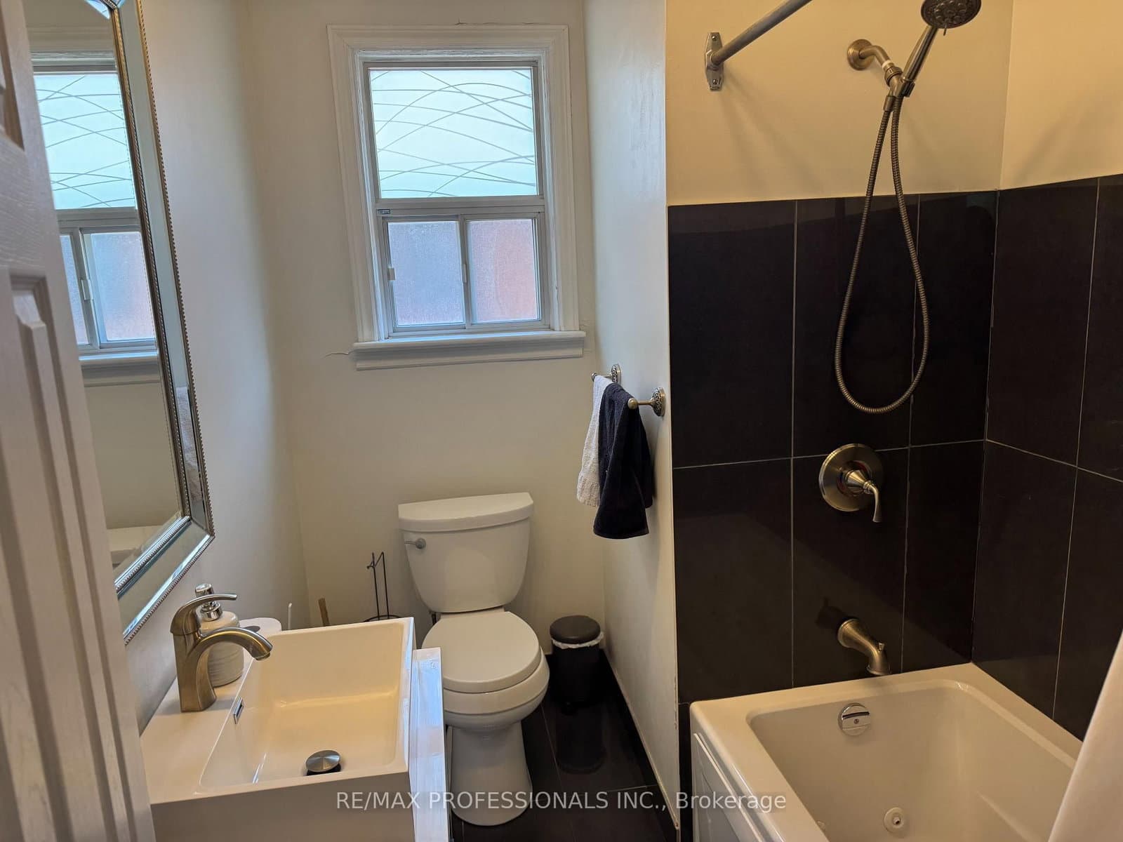 145 Yorkview Drive, Unit Main thumbnail 7