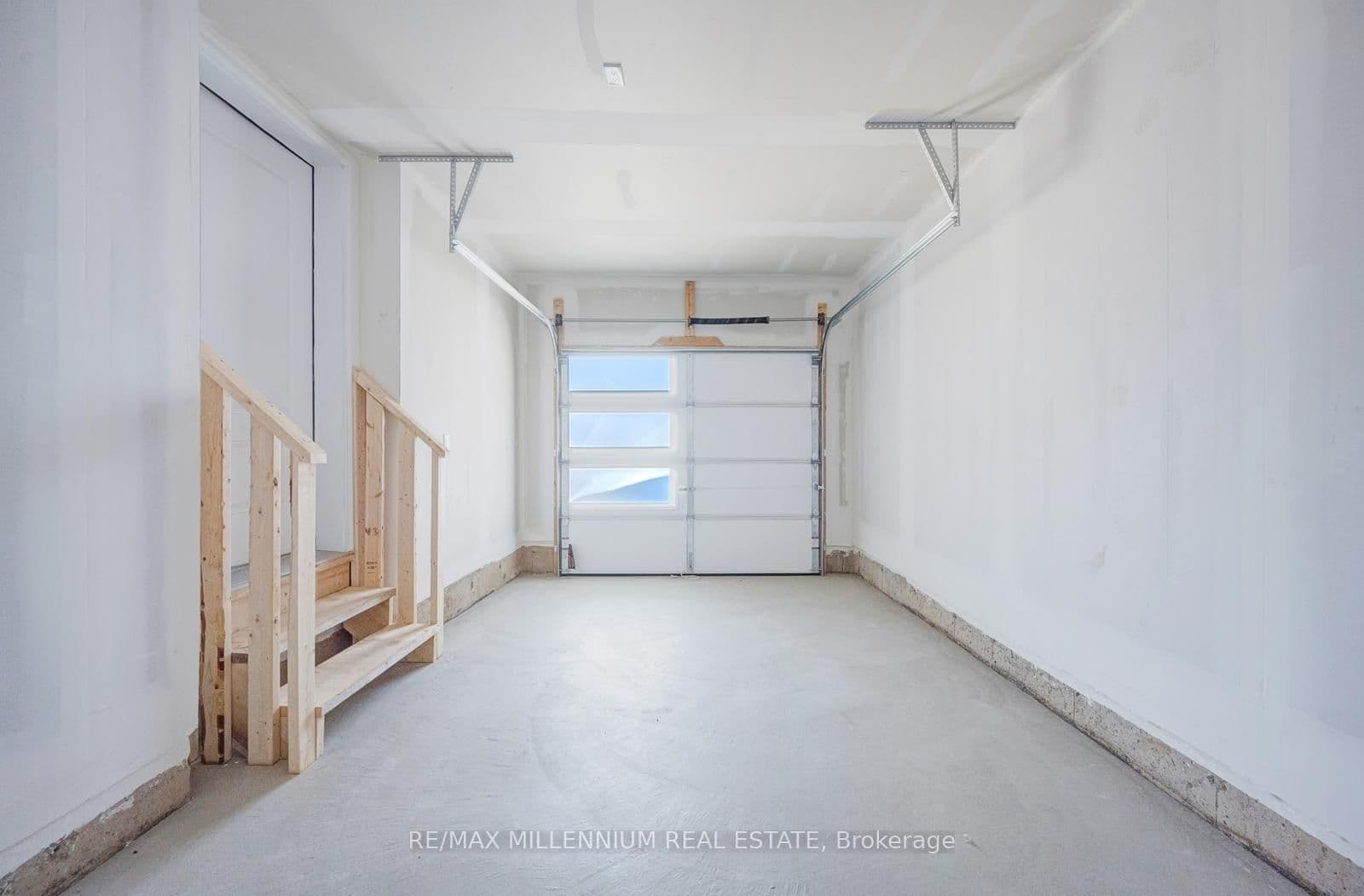 50 Thornbird Crescent, Unit UPPER thumbnail 3