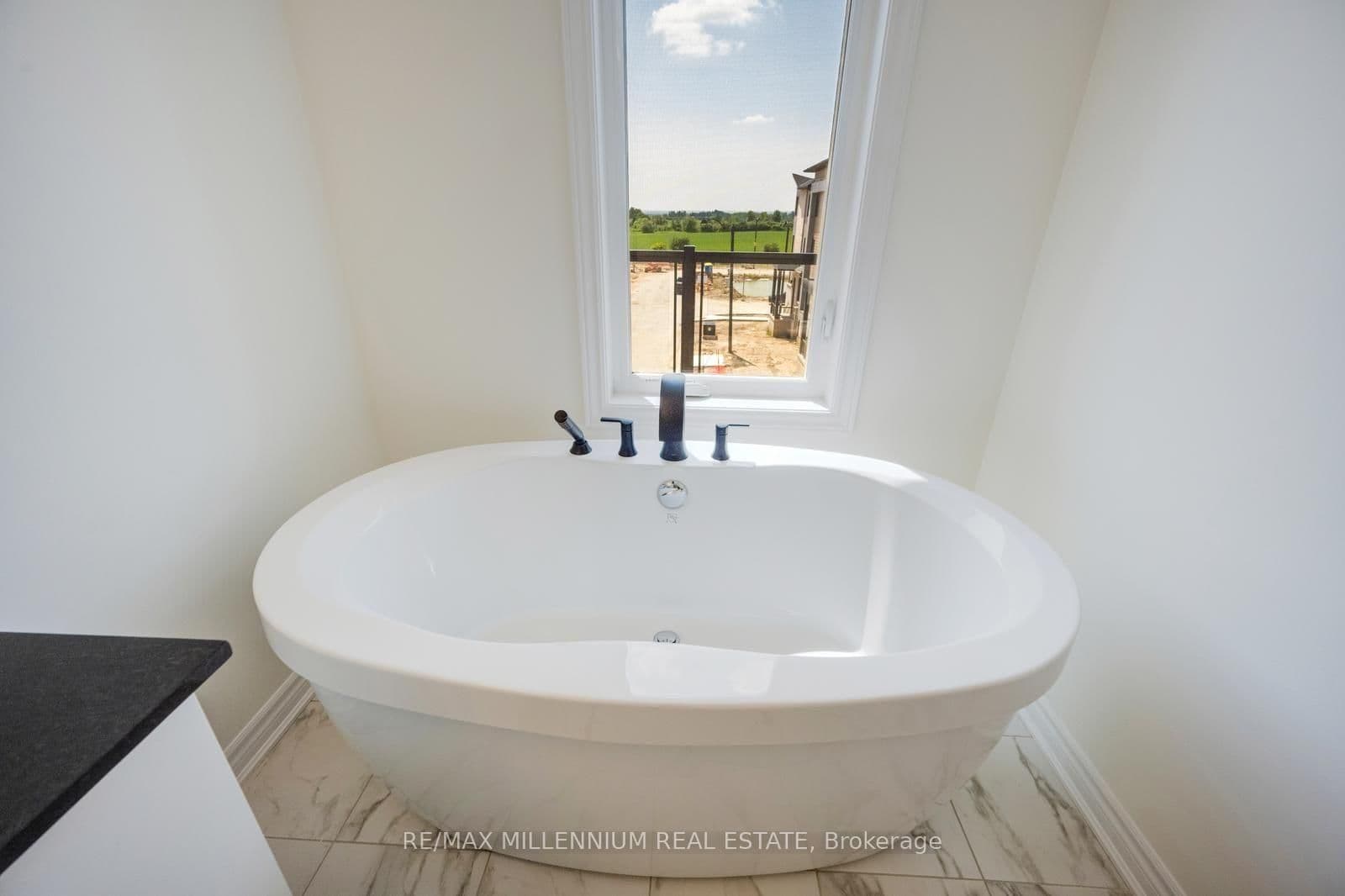 50 Thornbird Crescent, Unit UPPER thumbnail 30