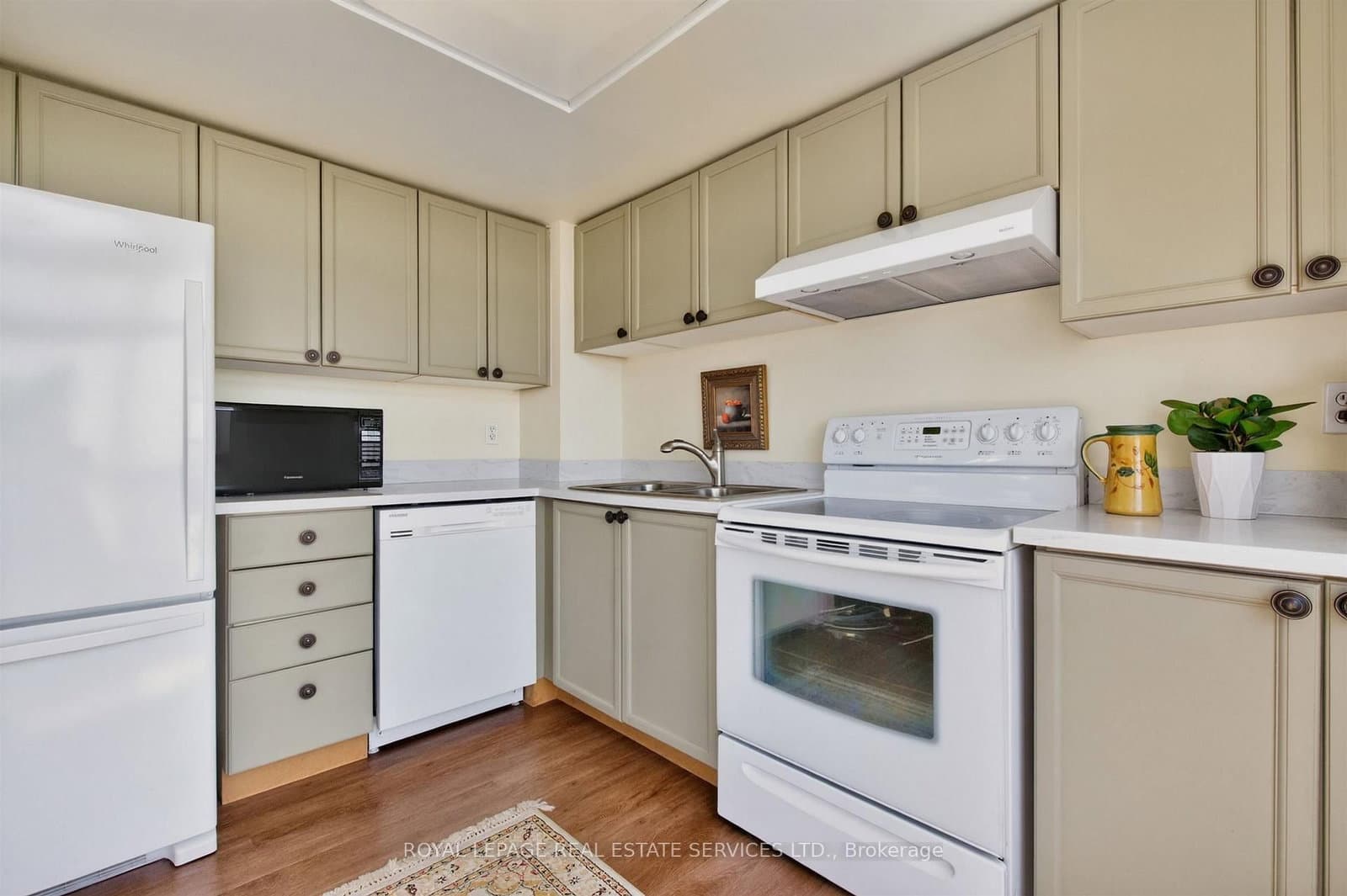 101 Subway Crescent, Unit 1711 thumbnail 11