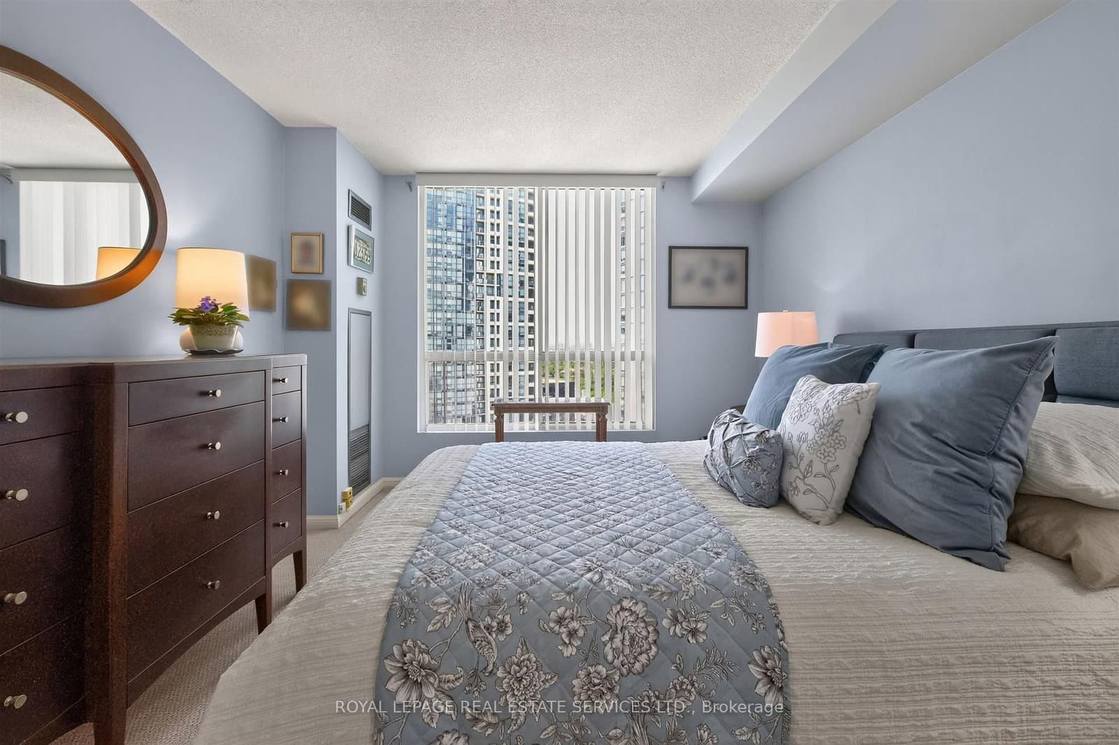 101 Subway Crescent, Unit 1711 thumbnail 15