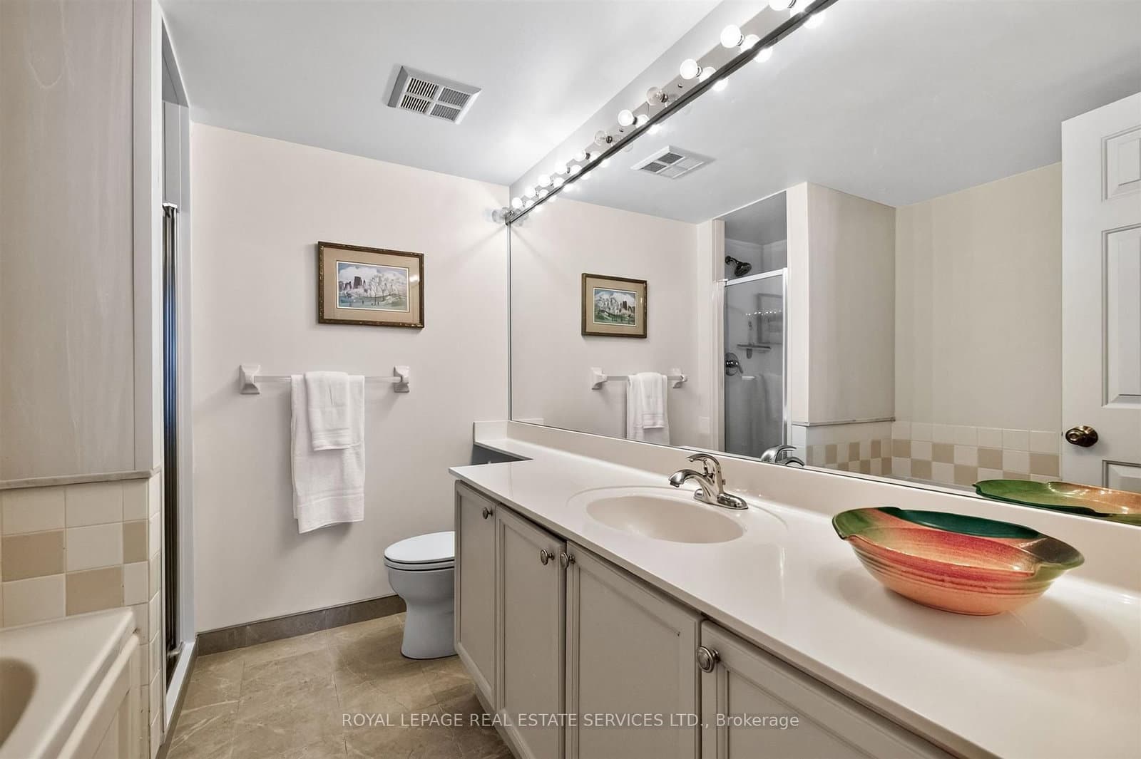 101 Subway Crescent, Unit 1711 thumbnail 17