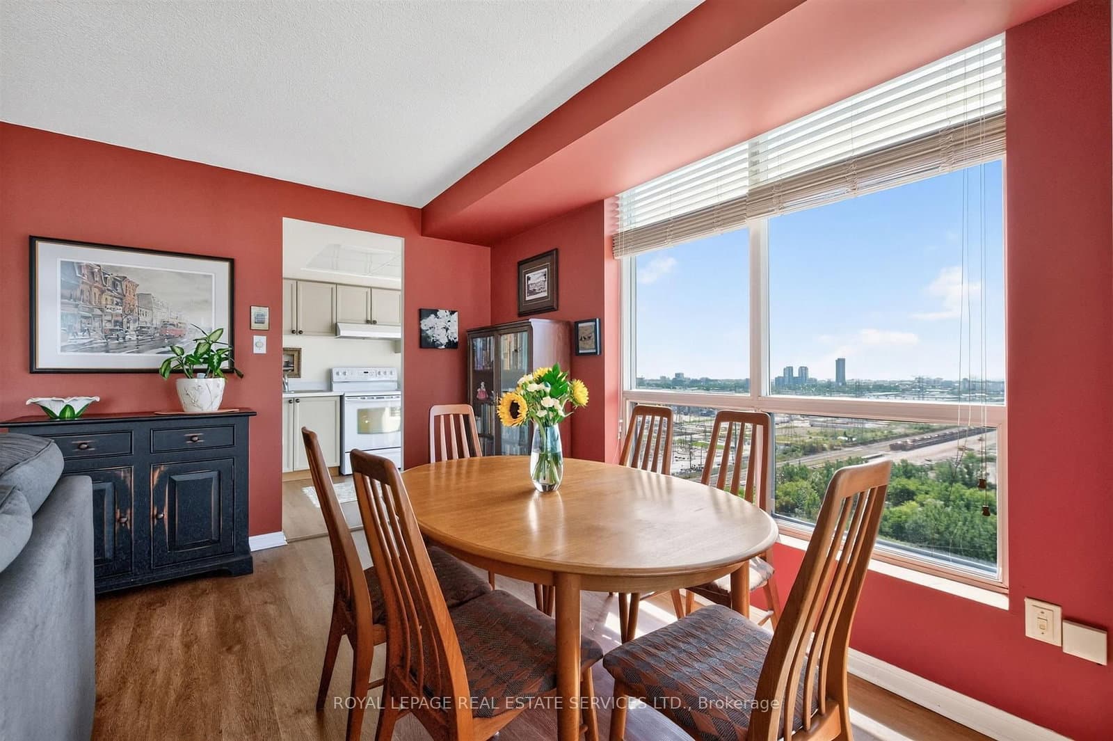 101 Subway Crescent, Unit 1711 thumbnail 8