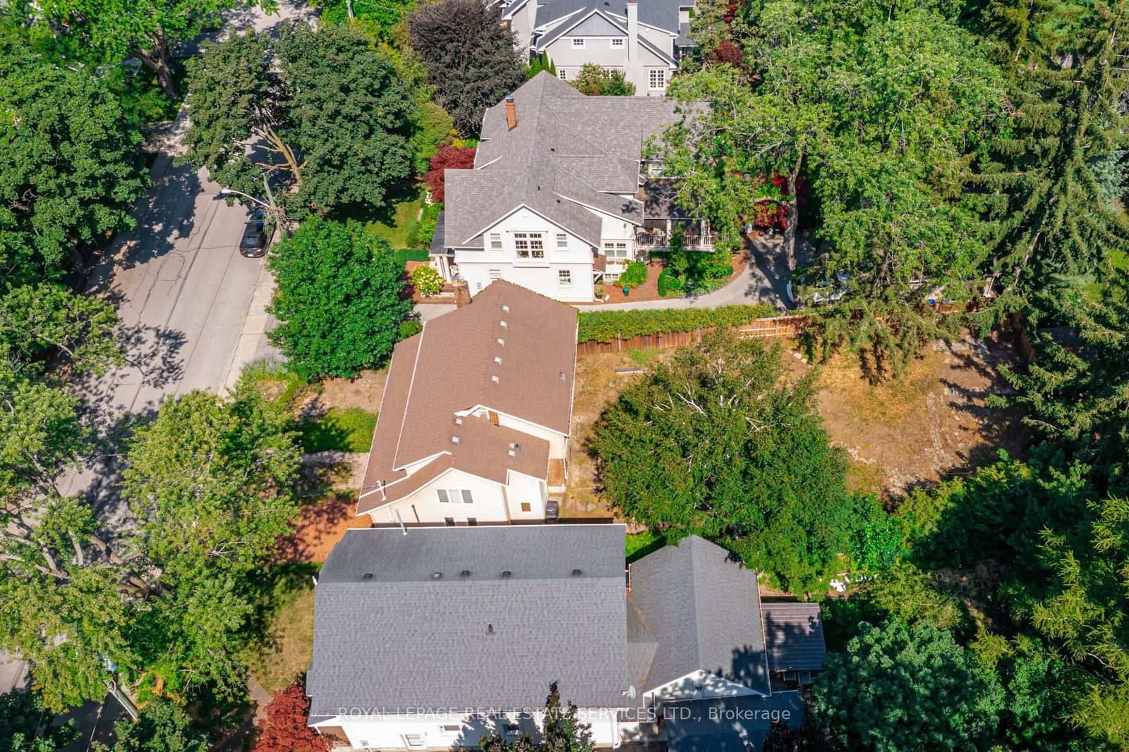 235 Douglas Avenue thumbnail 11
