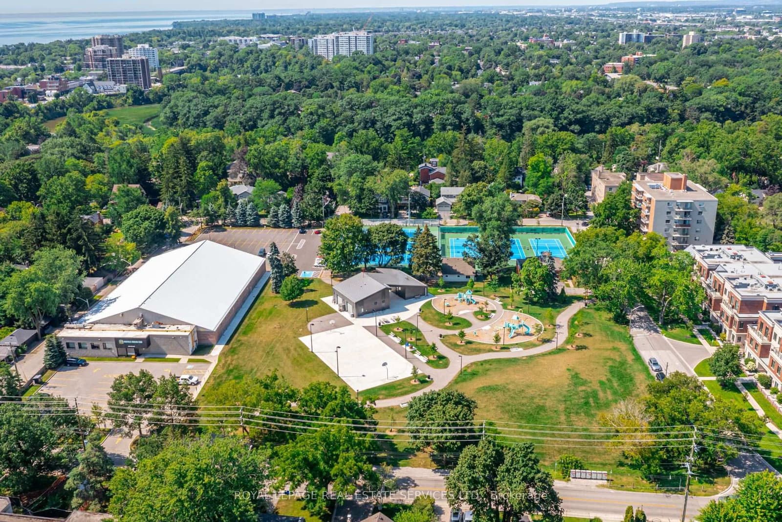 235 Douglas Avenue thumbnail 18