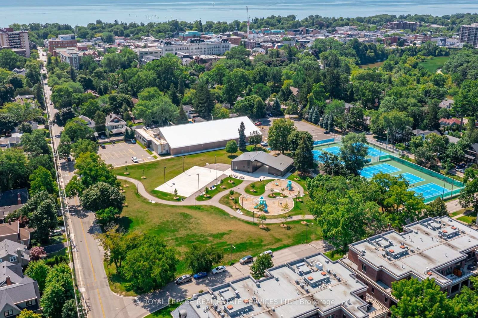 235 Douglas Avenue thumbnail 19