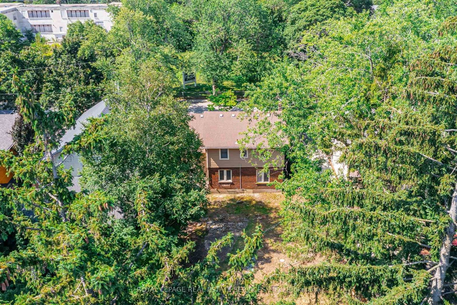 235 Douglas Avenue thumbnail 9