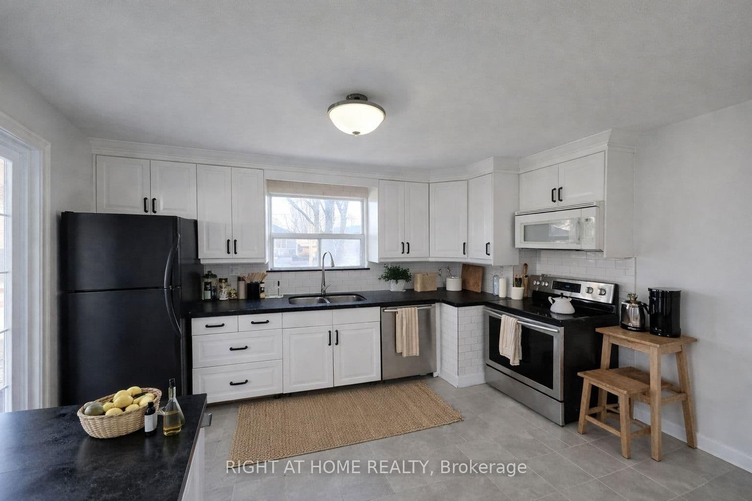 70 Bunnell Crescent thumbnail 2
