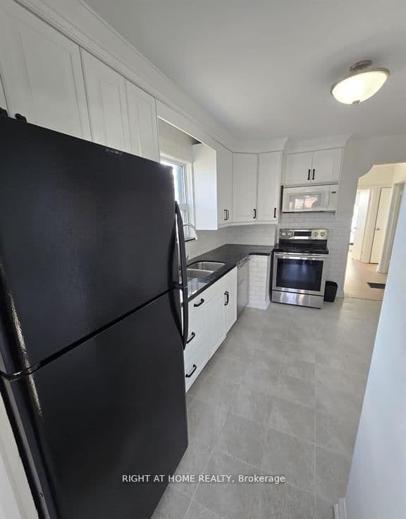 70 Bunnell Crescent thumbnail 5