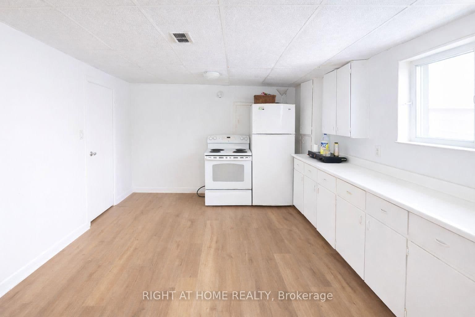 70 Bunnell Crescent thumbnail 8