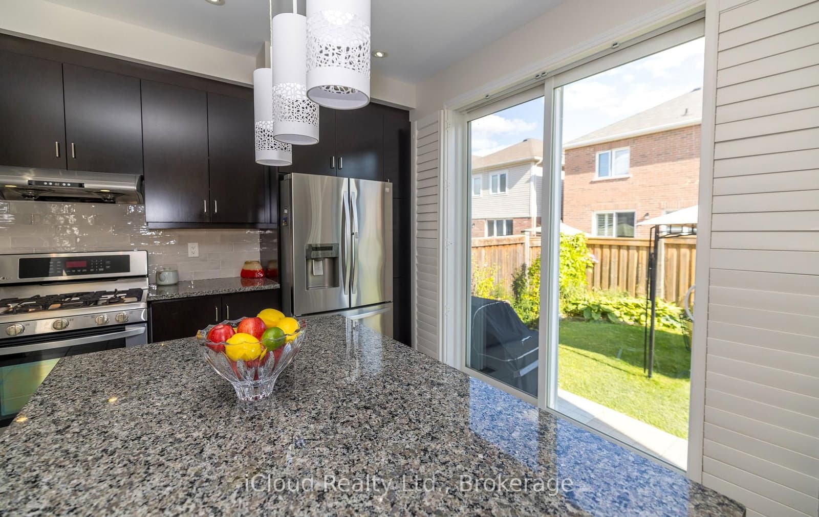 954 Penson Crescent thumbnail 18