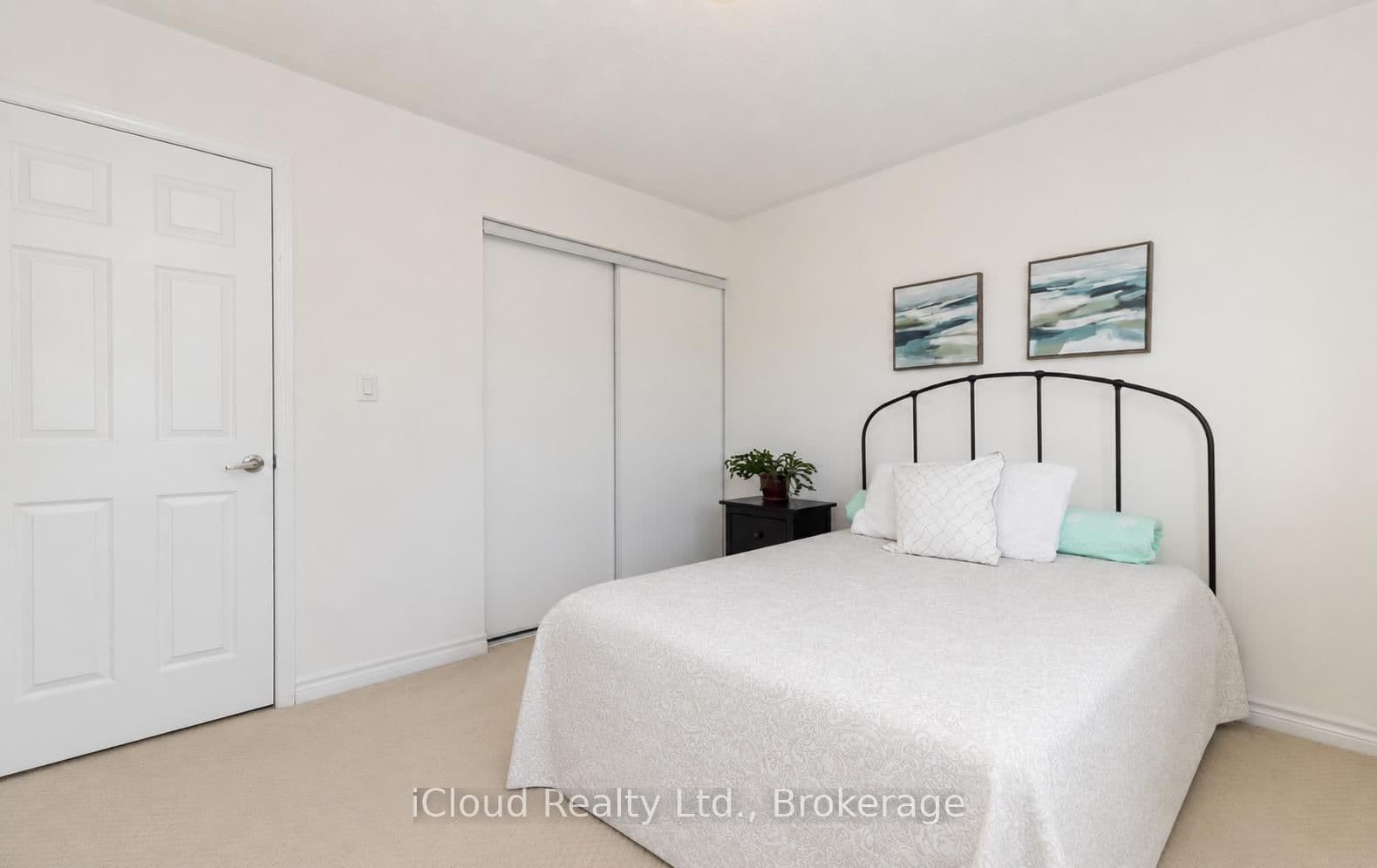 954 Penson Crescent thumbnail 35