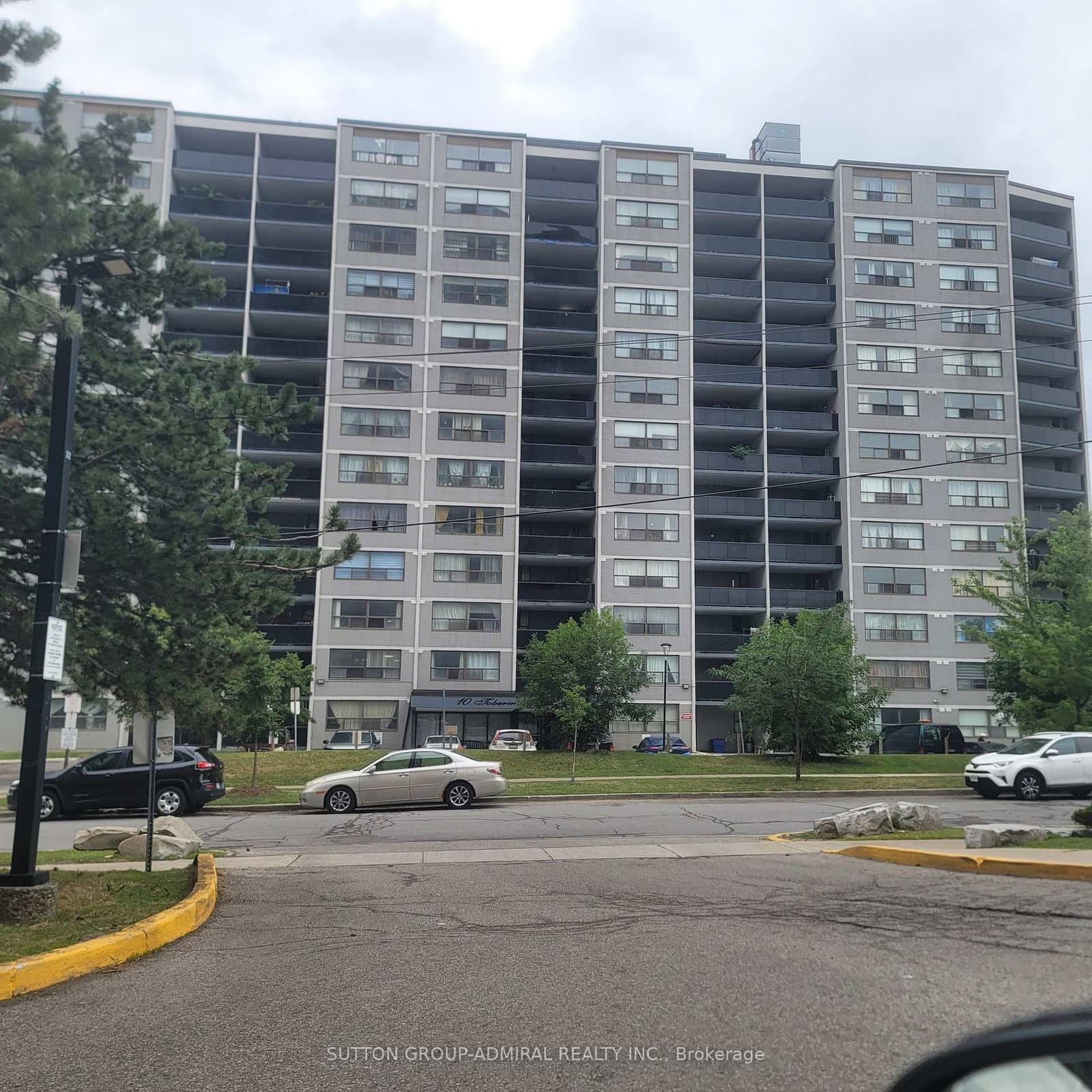 #802 - 10 Tobermory Drive