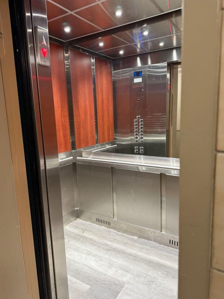 10 Tobermory Drive, Unit 802 thumbnail 6