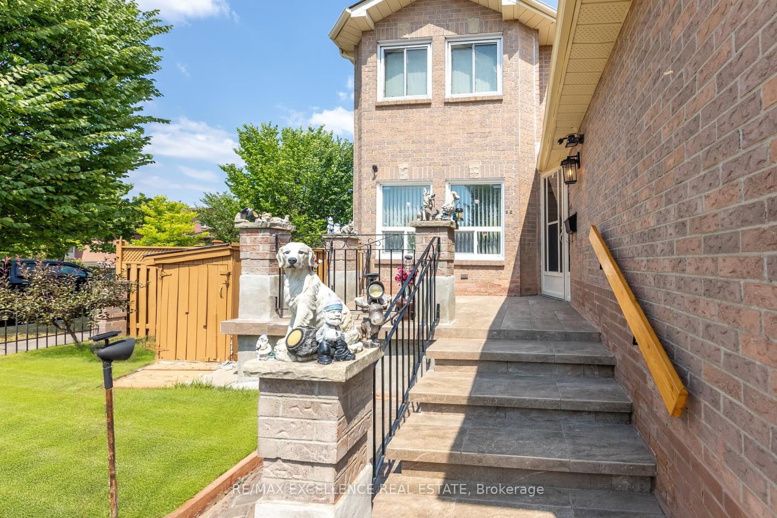 55 Atkins Circle thumbnail 2