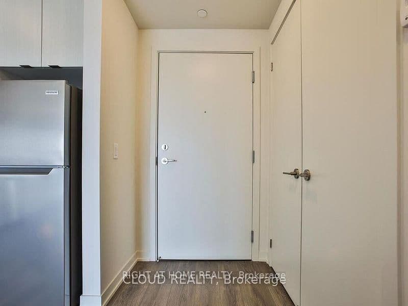 58 SKY HARBOUR Drive, Unit 410 thumbnail 11