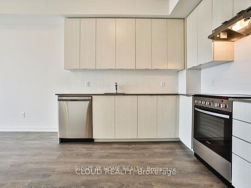 58 SKY HARBOUR Drive, Unit 410 thumbnail 19