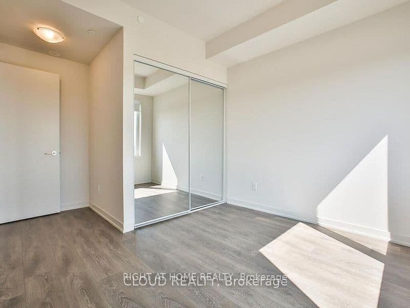58 SKY HARBOUR Drive, Unit 410 thumbnail 24