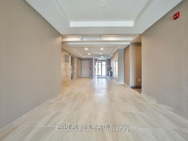 58 SKY HARBOUR Drive, Unit 410 thumbnail 7