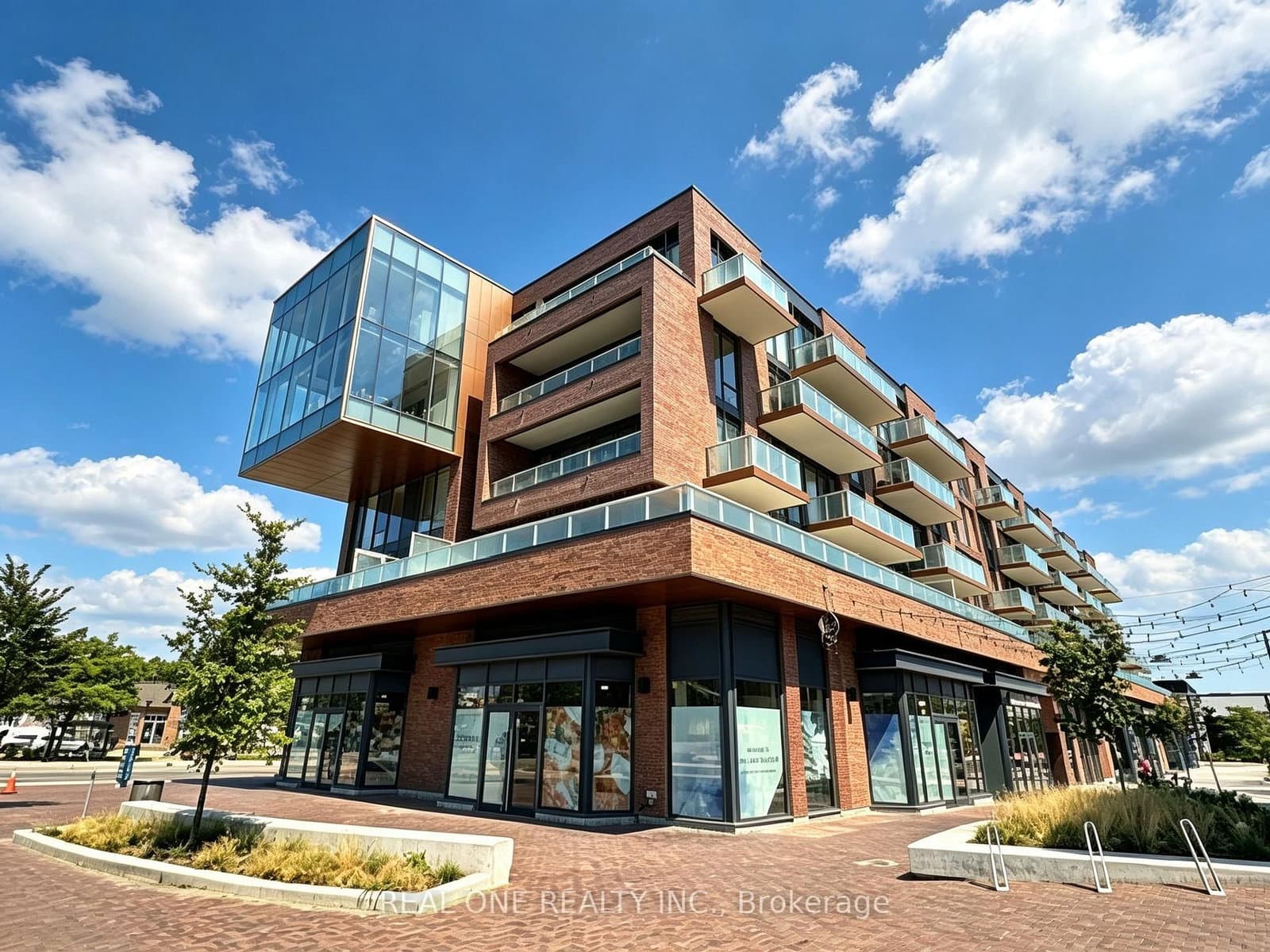 #333 - 215 Lakeshore Road W