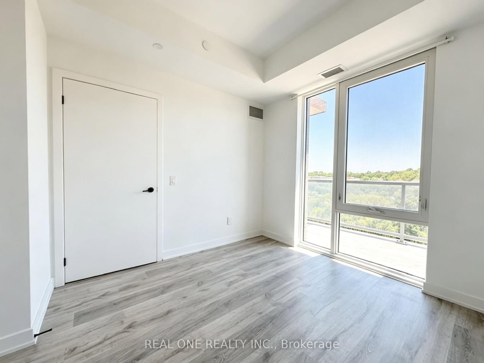 215 Lakeshore Road W, Unit 333 thumbnail 13