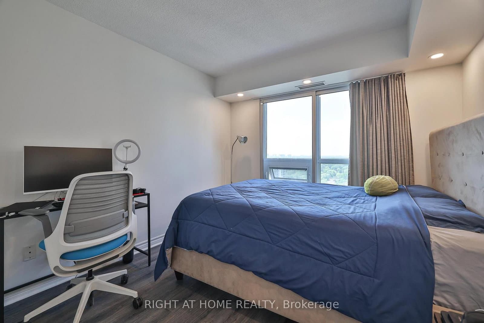 3 Michael Power Place, Unit 2402 thumbnail 20