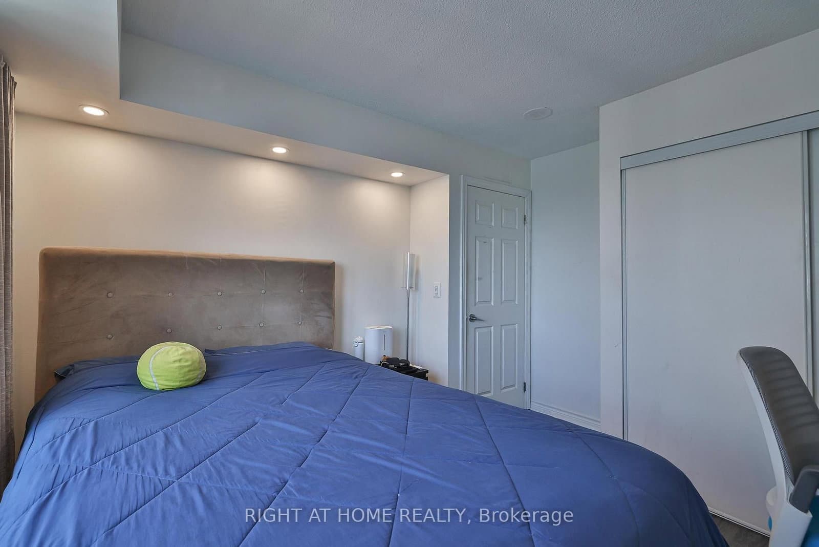 3 Michael Power Place, Unit 2402 thumbnail 22