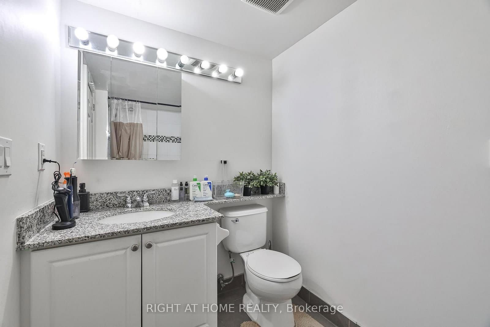 3 Michael Power Place, Unit 2402 thumbnail 24