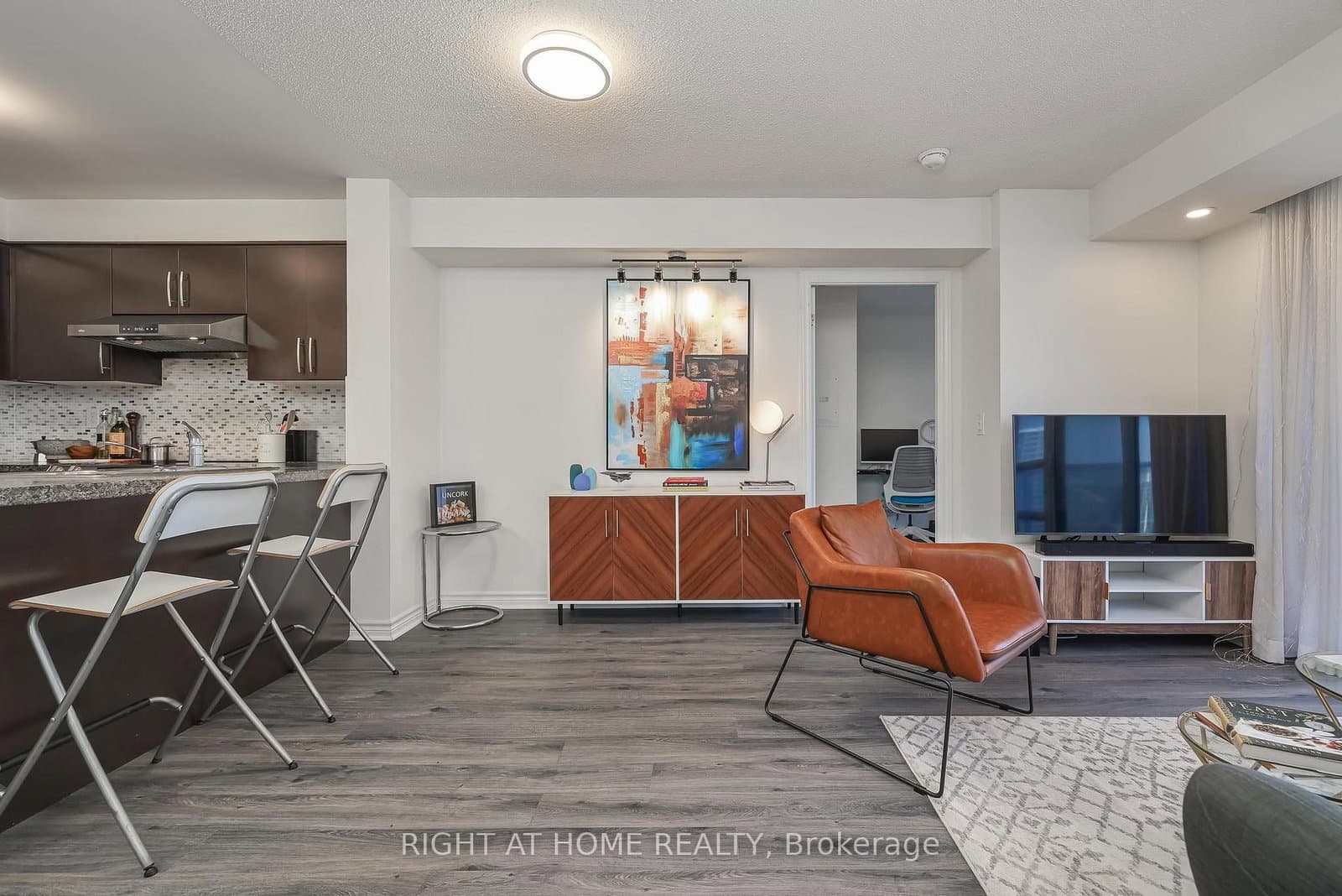 3 Michael Power Place, Unit 2402 thumbnail 8