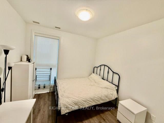 95 Dundas Street W, Unit 29 thumbnail 17