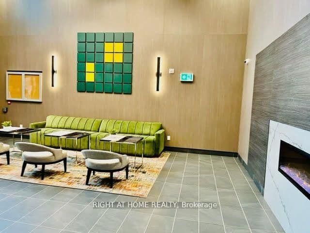 95 Dundas Street W, Unit 29 thumbnail 2
