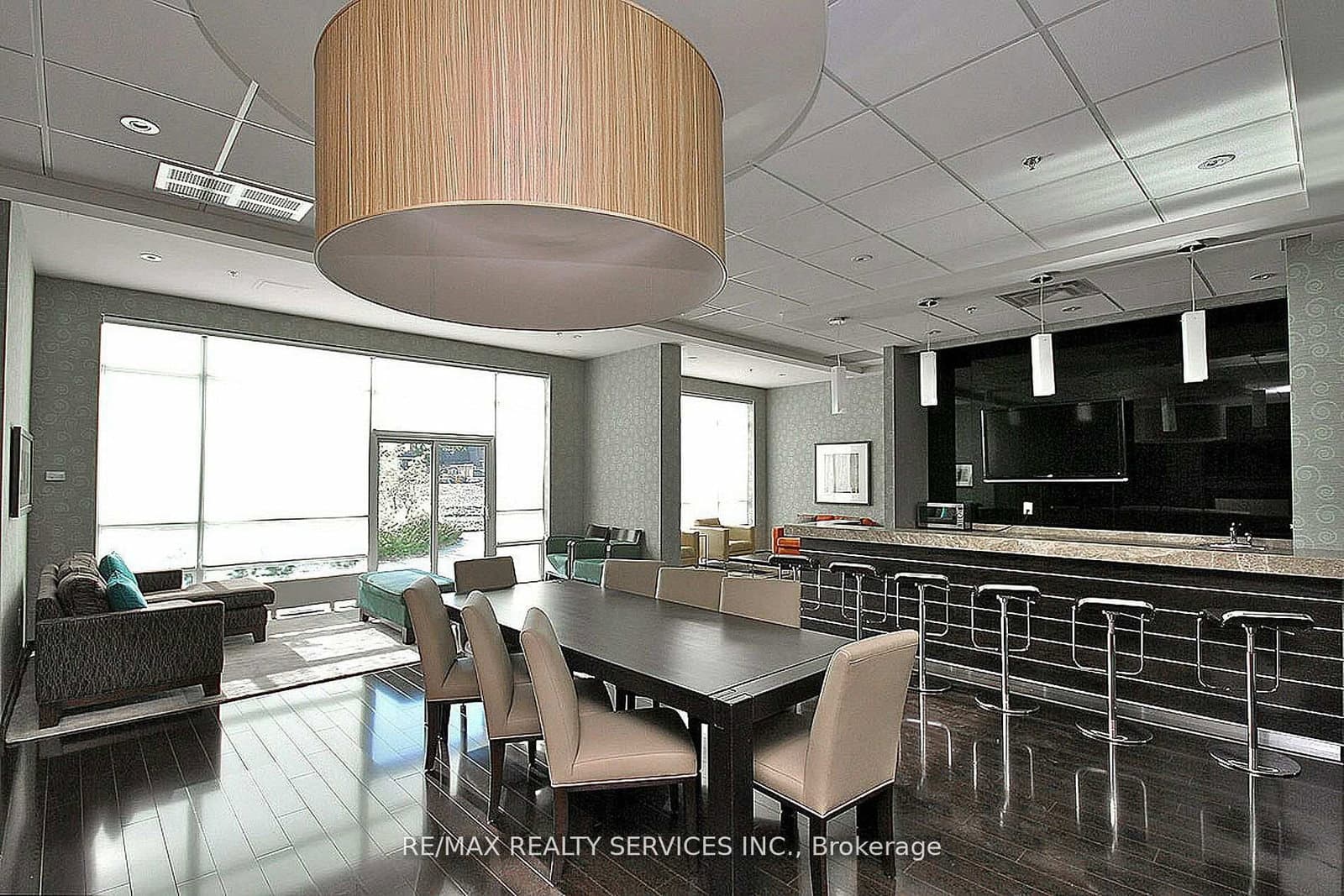 215 Queen Street E, Unit 2009 thumbnail 6