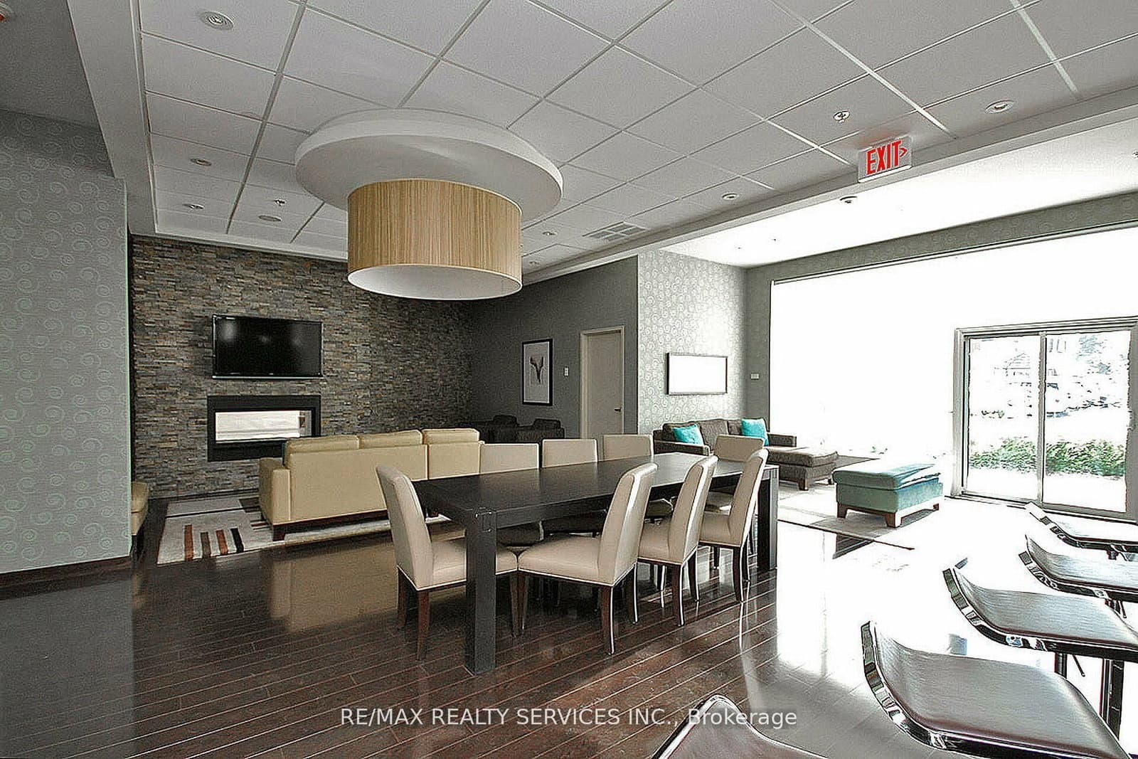215 Queen Street E, Unit 2009 thumbnail 8
