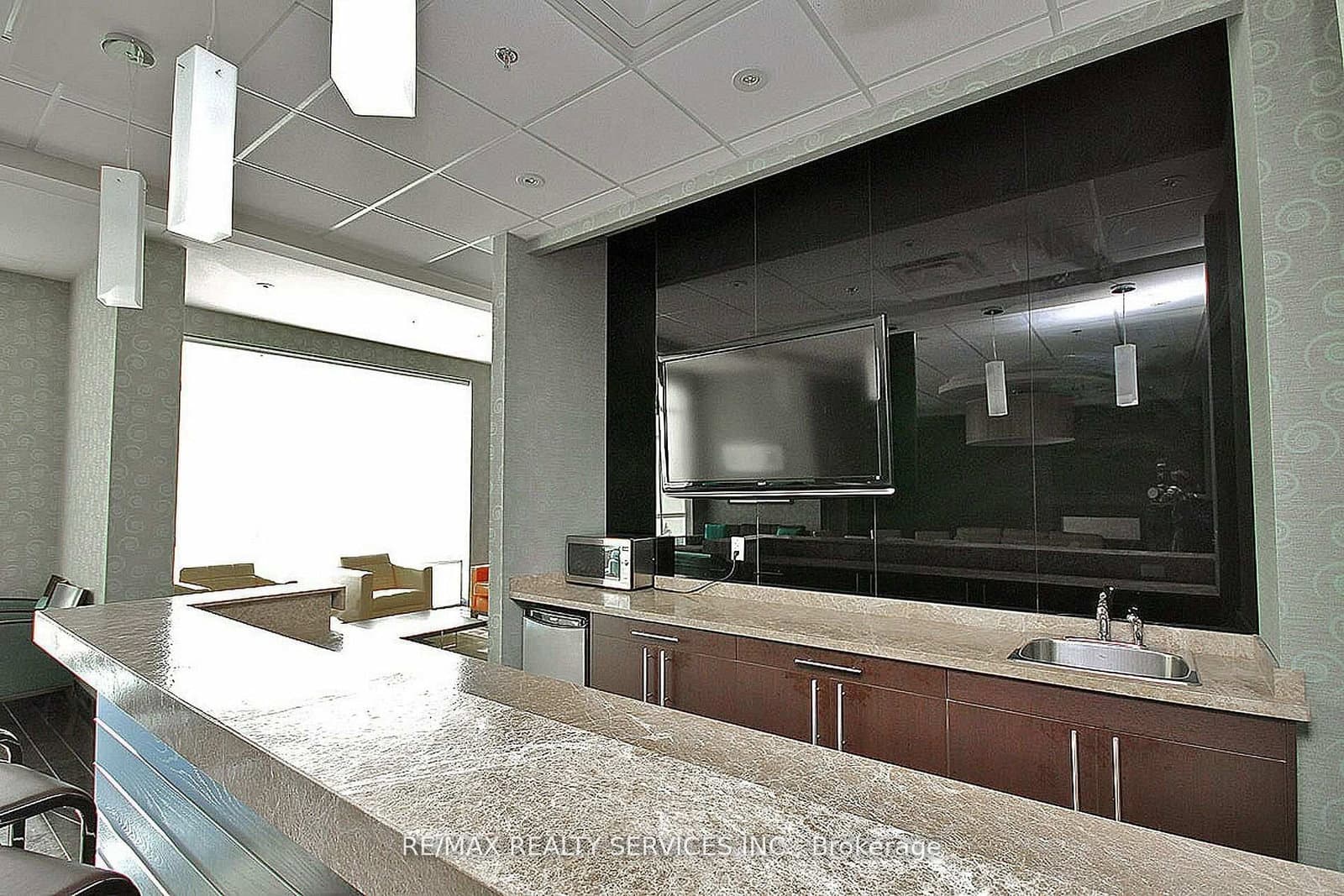 215 Queen Street E, Unit 2009 thumbnail 9