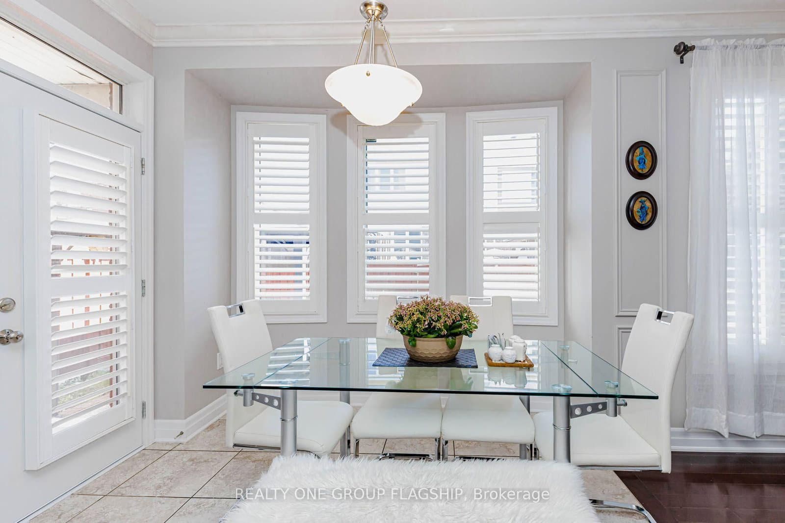715 Casarin Crescent thumbnail 12