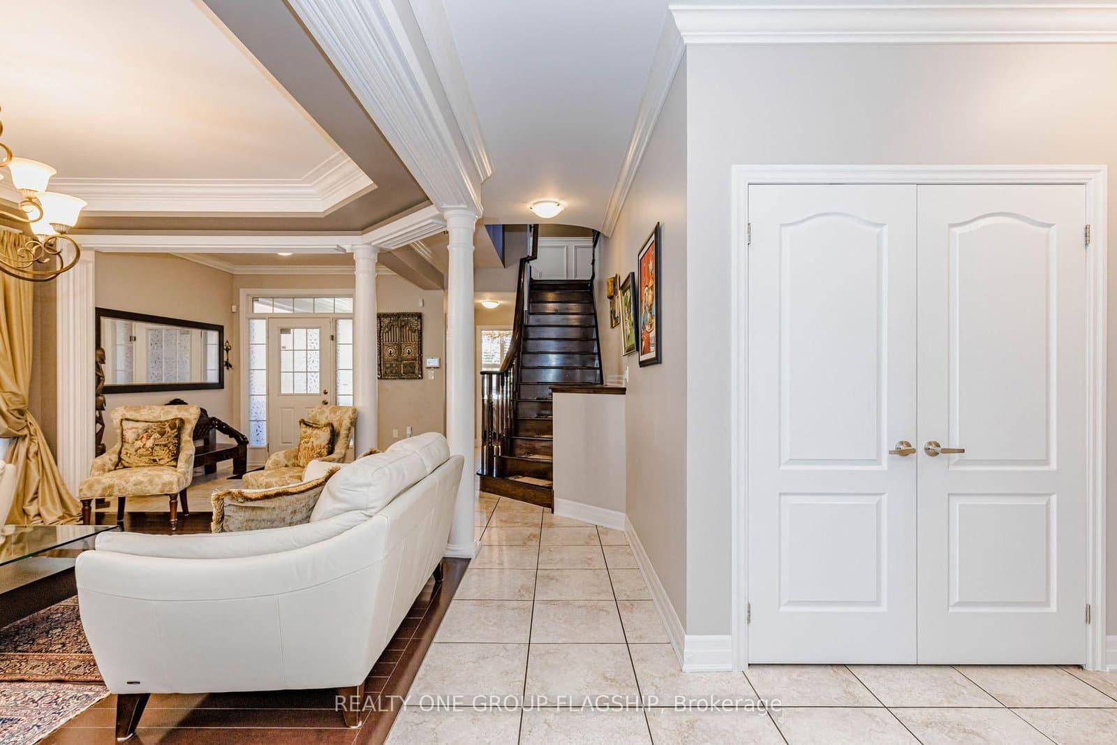715 Casarin Crescent thumbnail 15