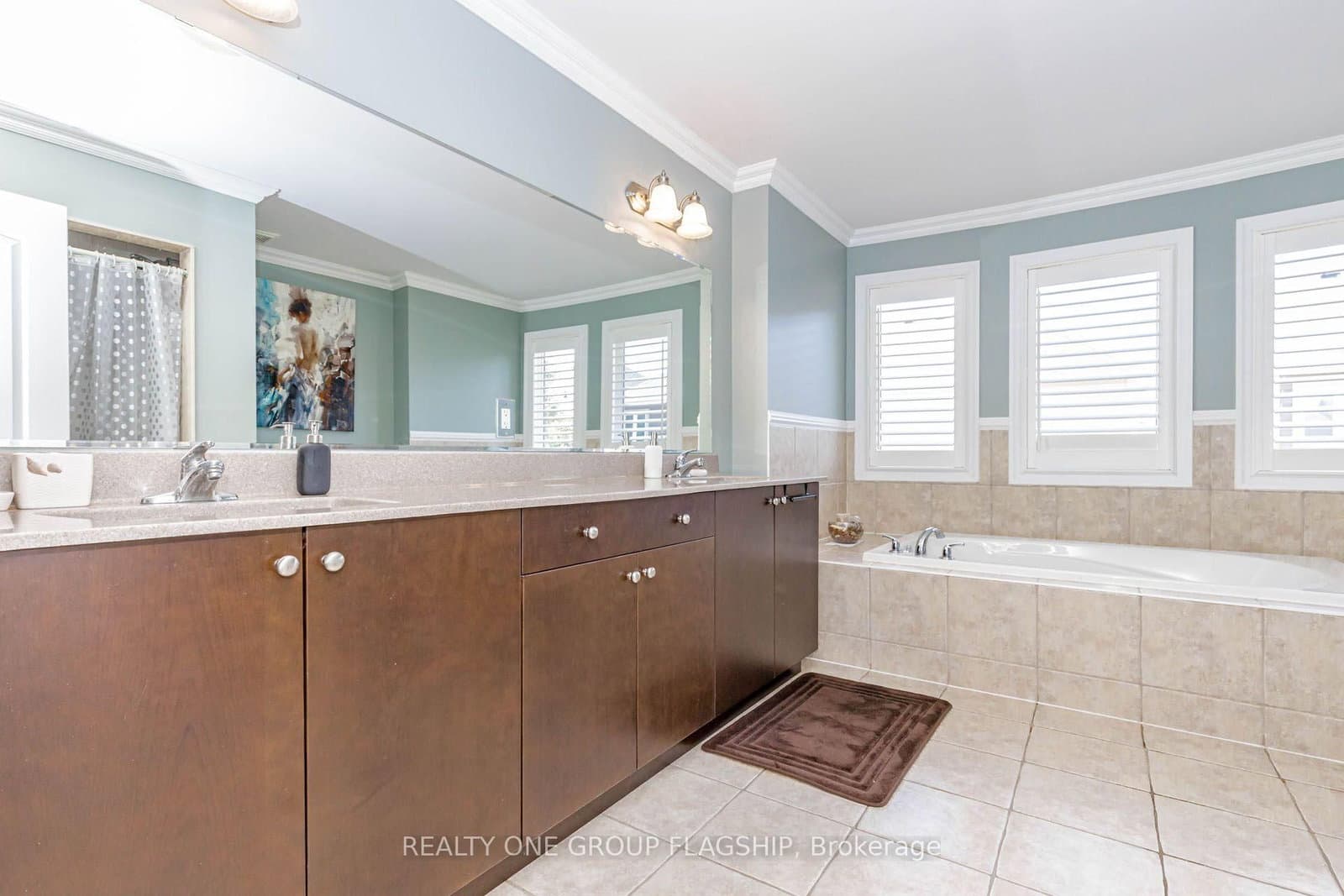 715 Casarin Crescent thumbnail 28