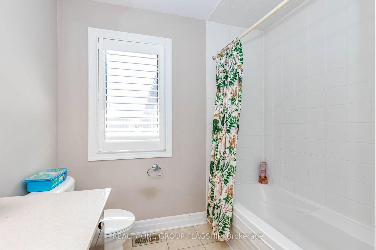 715 Casarin Crescent thumbnail 33